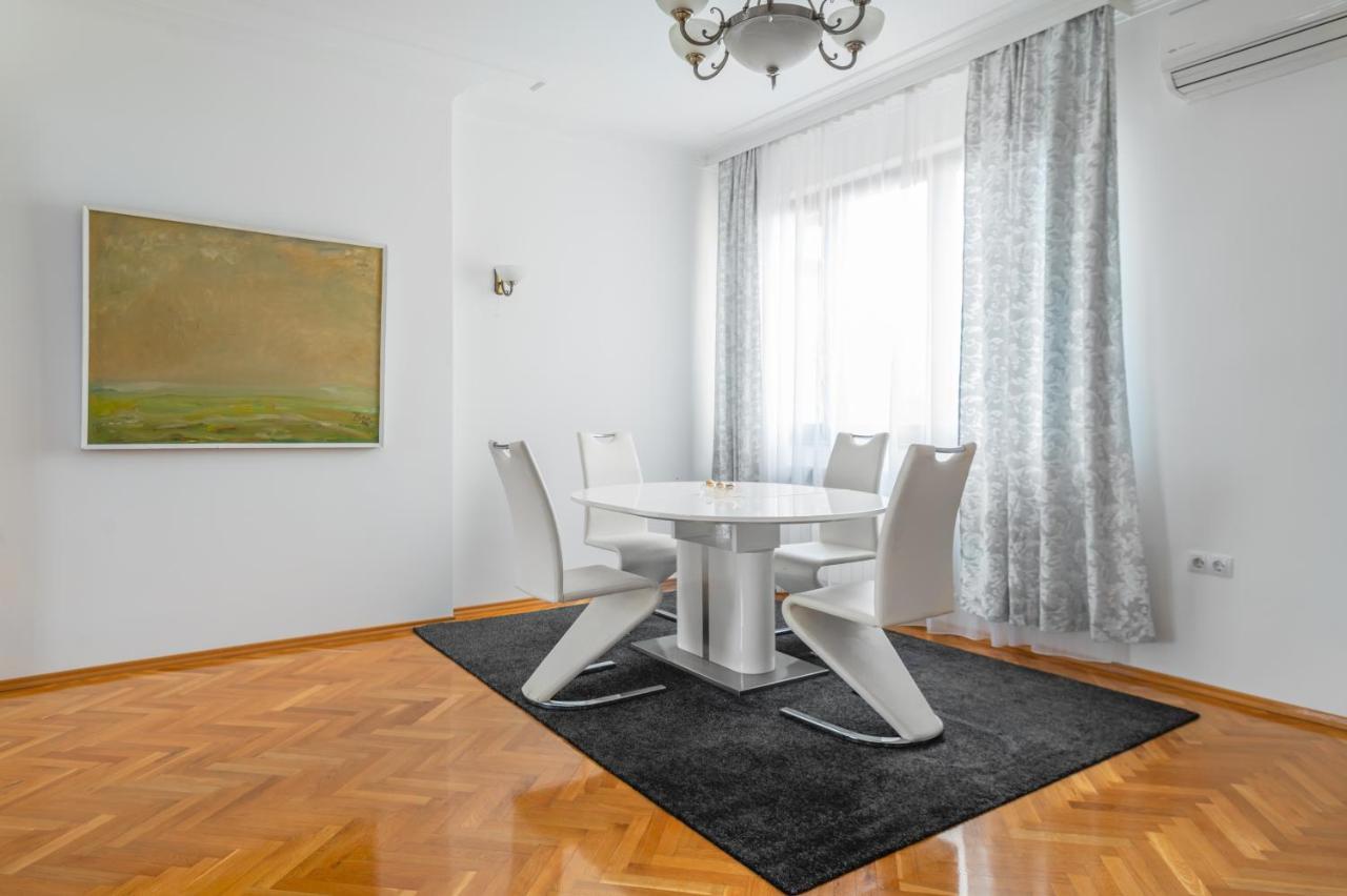 Vitosha Str 2Bd White & Blue Apt By Flat Mаnager ソフィア エクステリア 写真