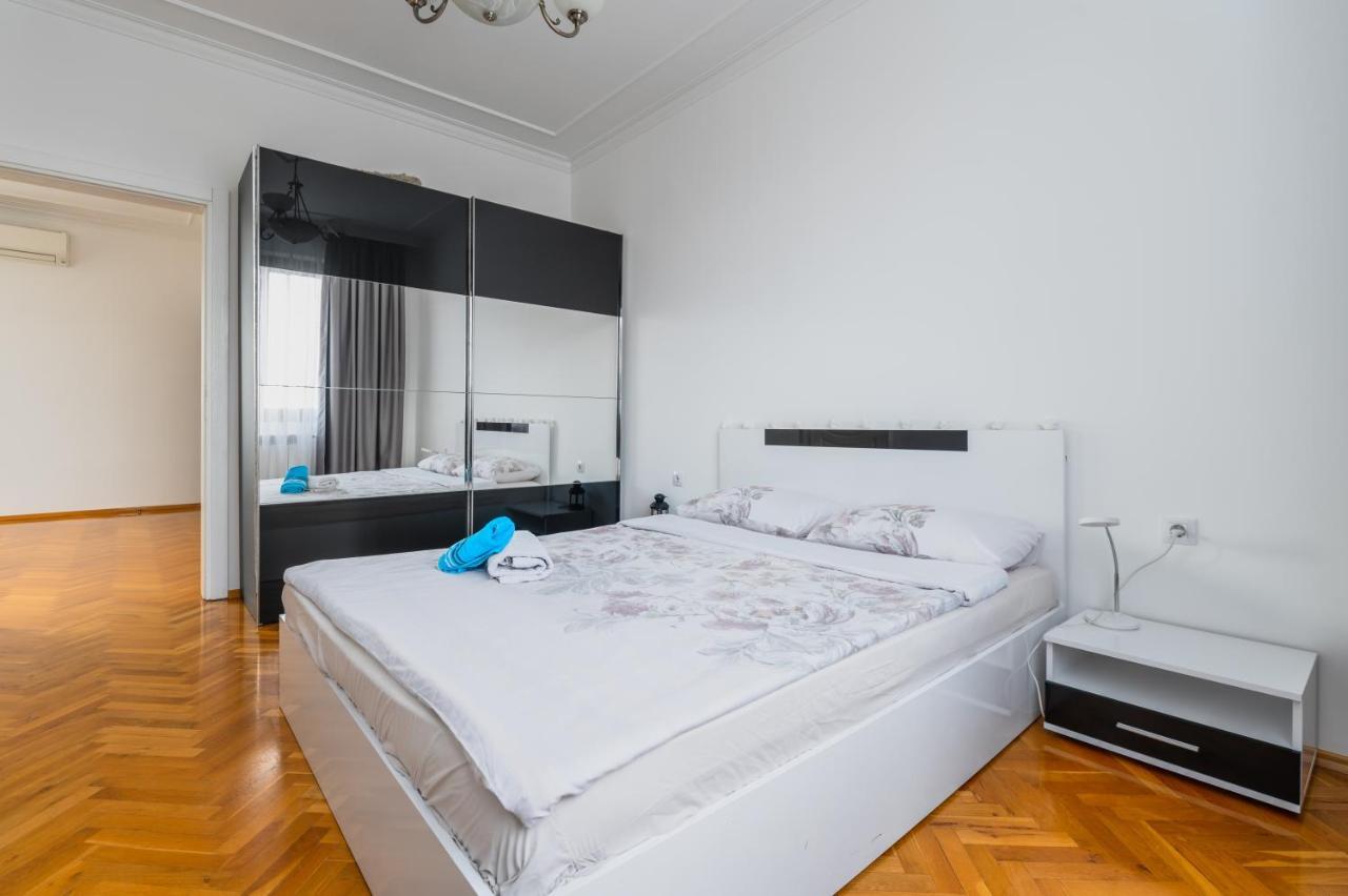 Vitosha Str 2Bd White & Blue Apt By Flat Mаnager ソフィア エクステリア 写真