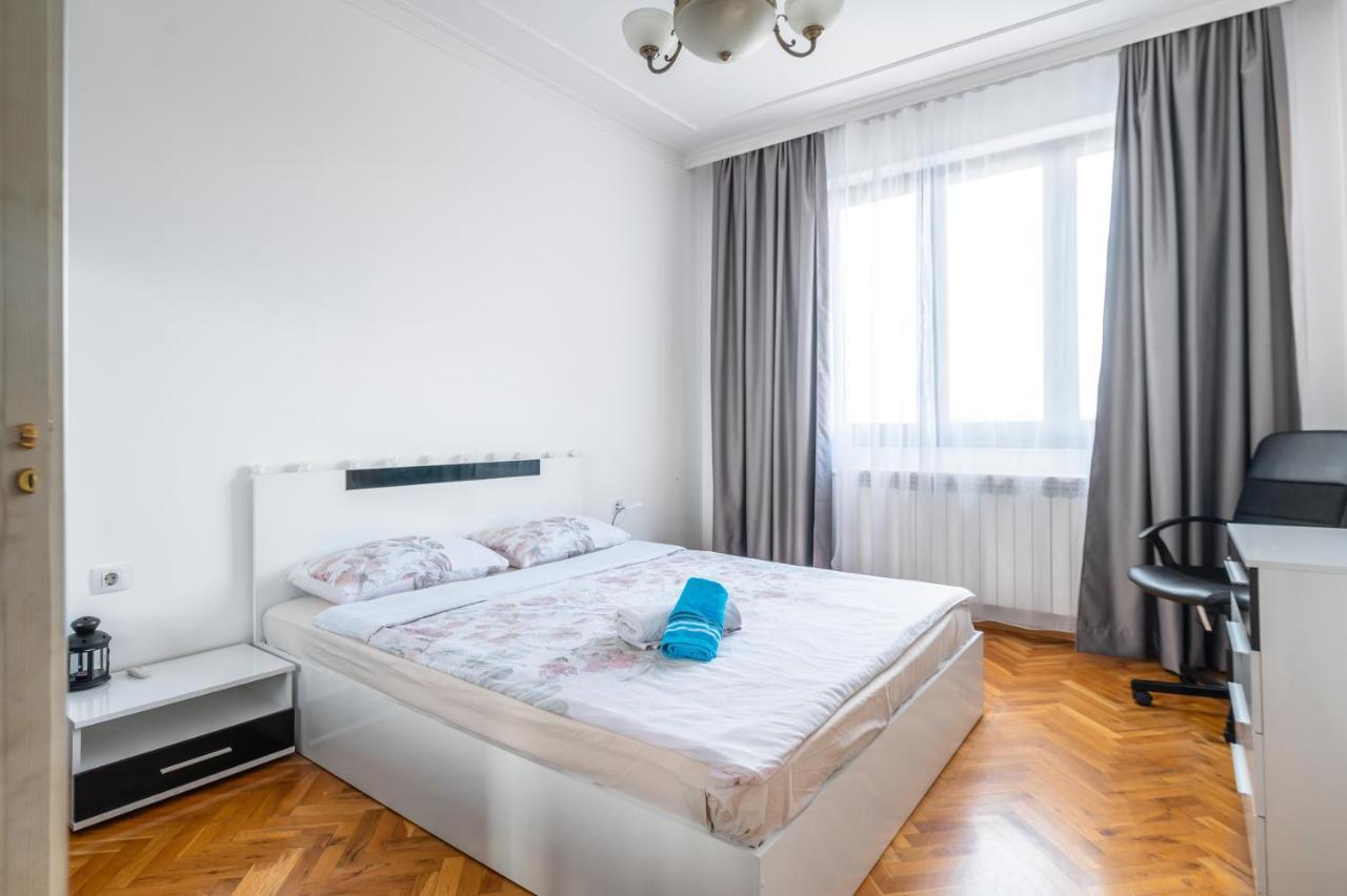 Vitosha Str 2Bd White & Blue Apt By Flat Mаnager ソフィア エクステリア 写真