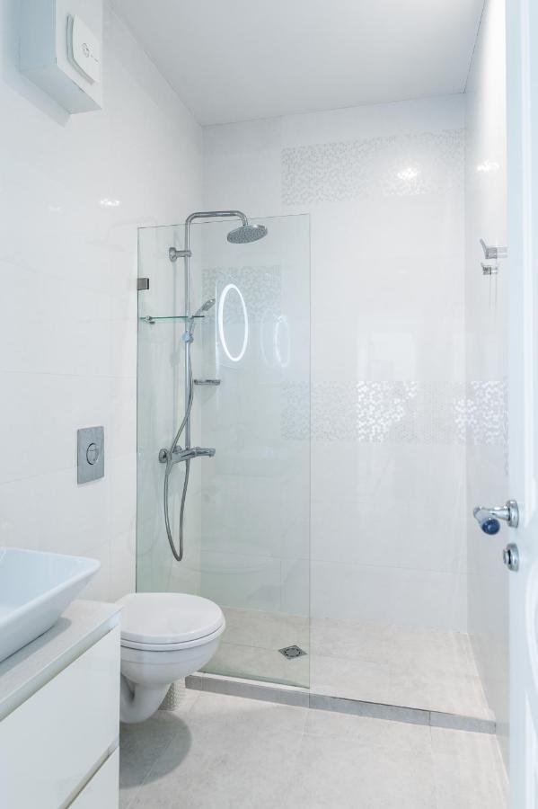 Vitosha Str 2Bd White & Blue Apt By Flat Mаnager ソフィア エクステリア 写真